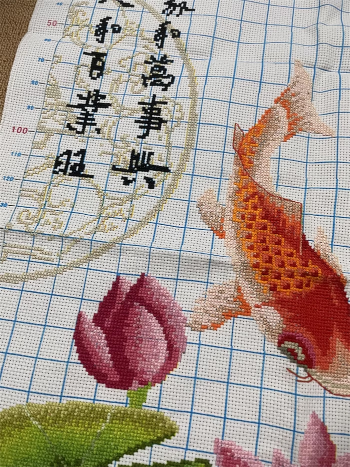 pla-1148 *สินค้าหมด* ชุดปักครอสติช ลายปลาคู่ในบึงบัว (ผ้า11CTพิมพ์ลาย ปัก 3 เส้นเล็ก) ขนาด 55*74 ซม.ผ้าครอสติช 11CTพิมพ์ลายปักบนผ้า ไหมคอตตอน 35 สี ผังลาย เข็ม