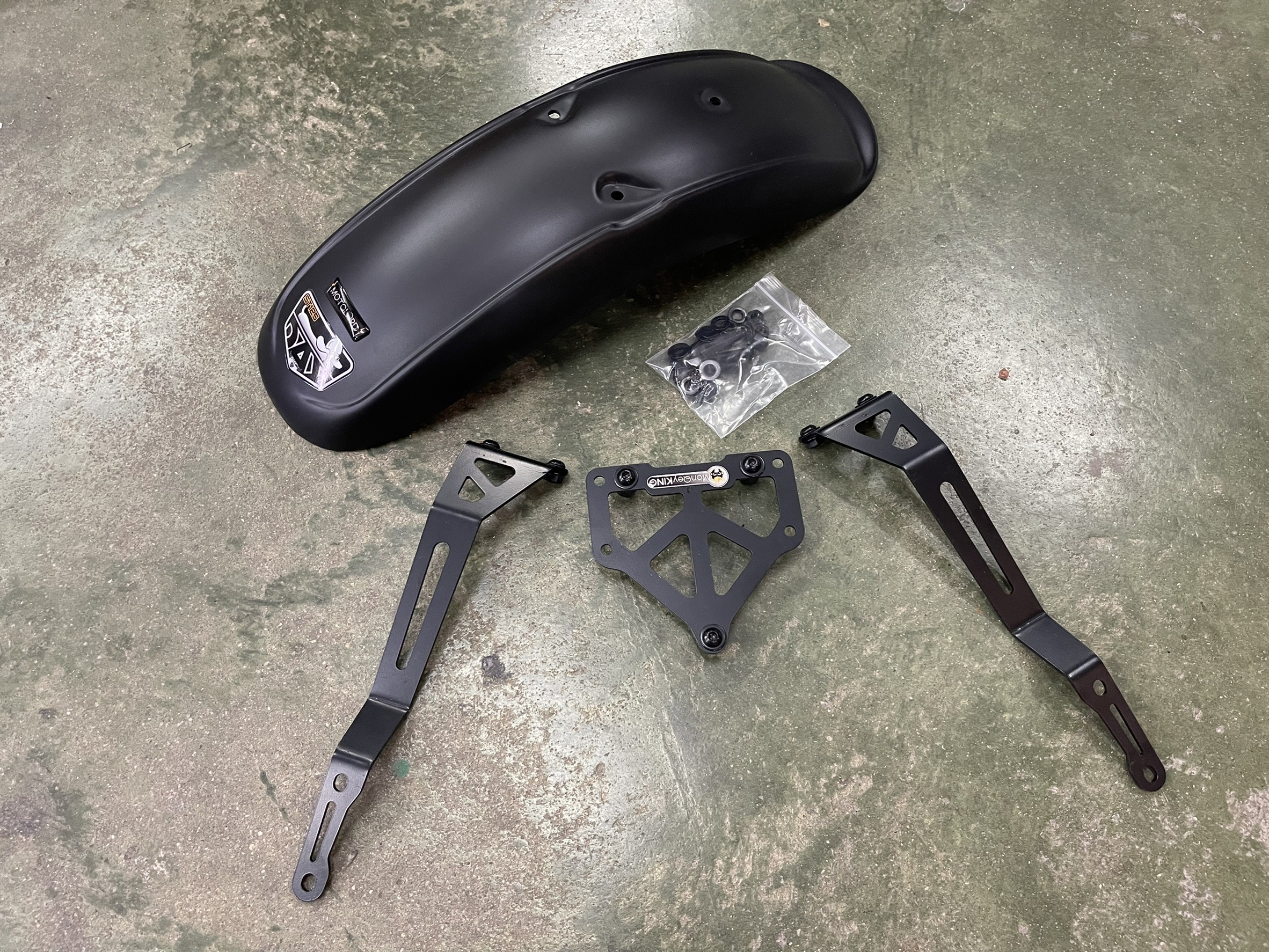 บังโคลนหน้าทรงต่ำ MotolordD Dax125 Low front fender Dax125 2,500฿(งานสี/ลายเคฟล่า) 2,900฿ (พ่นสีโครมเมียม)