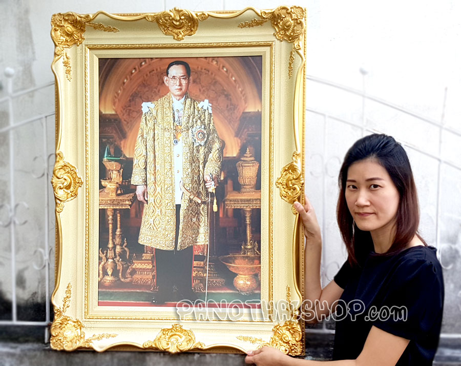 กรอบรูปในหลวงรัชกาลที่ 9 สุดพรีเมี่ยมอย่างดี อลังการสวยงามทรงคุณค่าและดีที่สุด