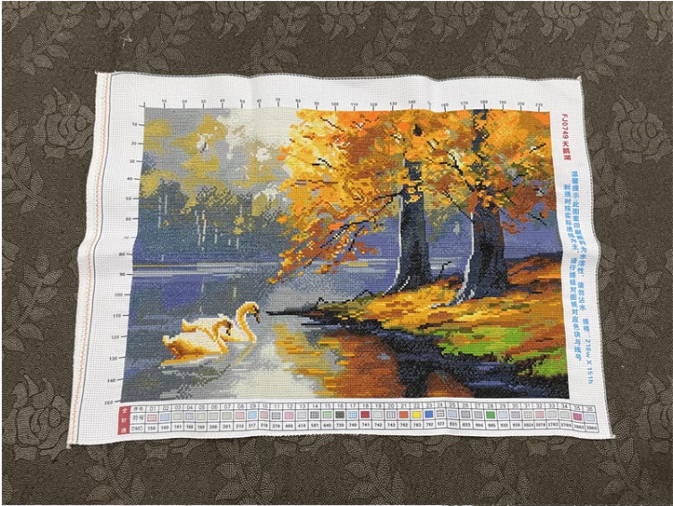 swan-1003 *สินค้าหมด* ชุดปักครอสติช ลายหงส์คู่ในบึงกลางป่าใหญ่ (ปักเต็มผืนผ้า ไม่มีเดินเส้น ผ้า11CTพิมพ์ลาย ปัก 3 เส้นเล็ก) ขนาด 60*45 ซม.ผ้าครอสติช 11CTพิมพ์ลายปักบนผ้า ไหมคอตตอน 36 สี ผังลาย เข็ม