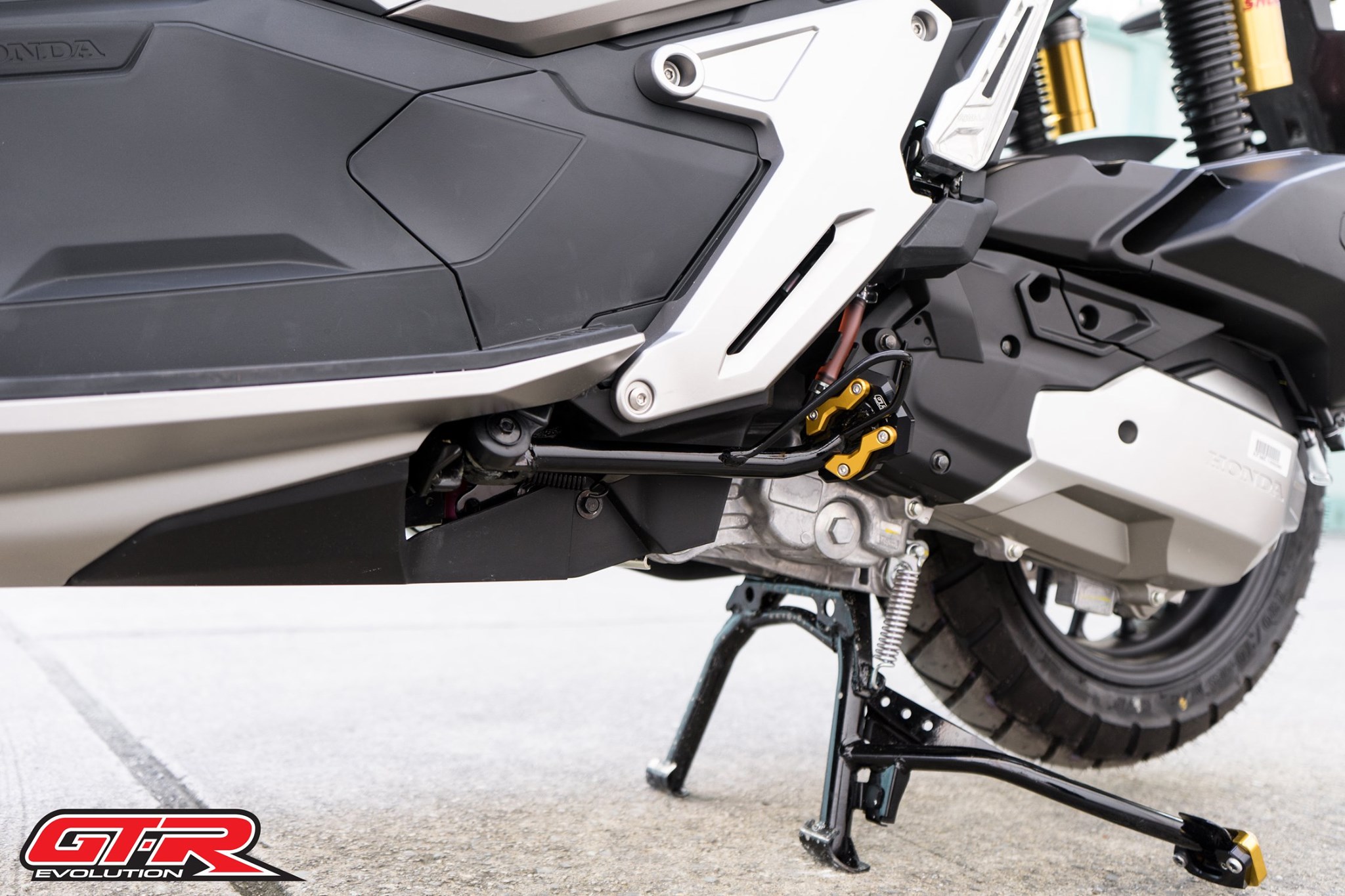 แผ่นรองขาตั้งข้าง(2ชิ้น) GTR ADV AEROX ราคา450