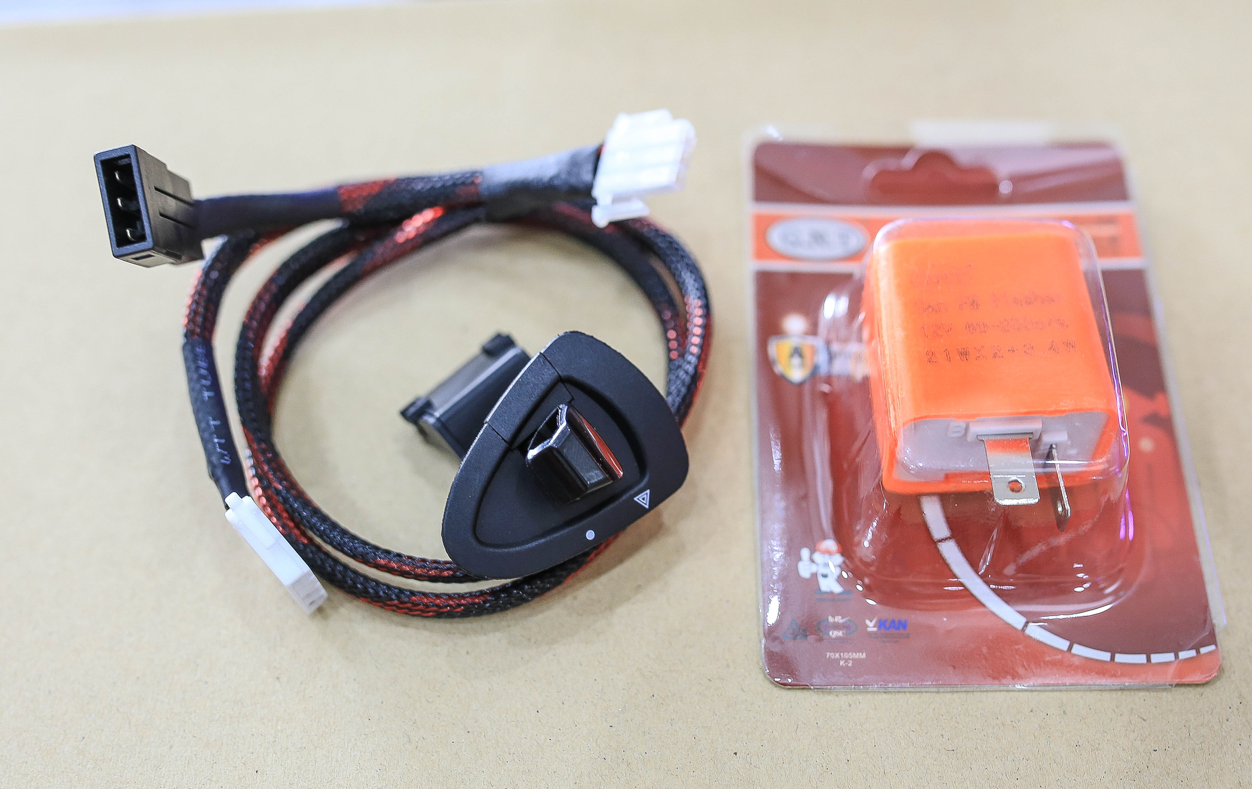 สวิทย์ไฟผ่าหมาก+รีเลย์ GIORNO125/LEAD125 ชุดละ150