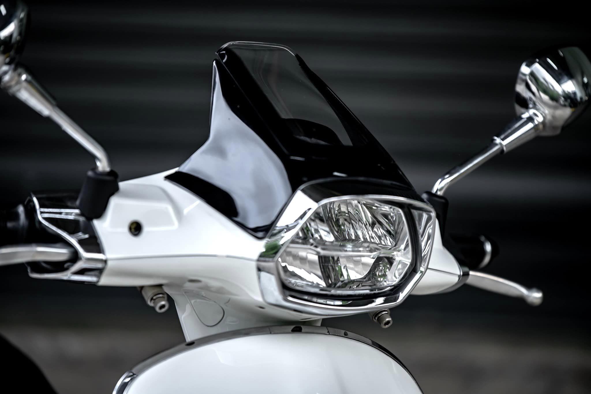 ชิวหน้า Vespa Sprint150 i-get MotolordD 1700฿ -สีใส -สีชาอ่อน