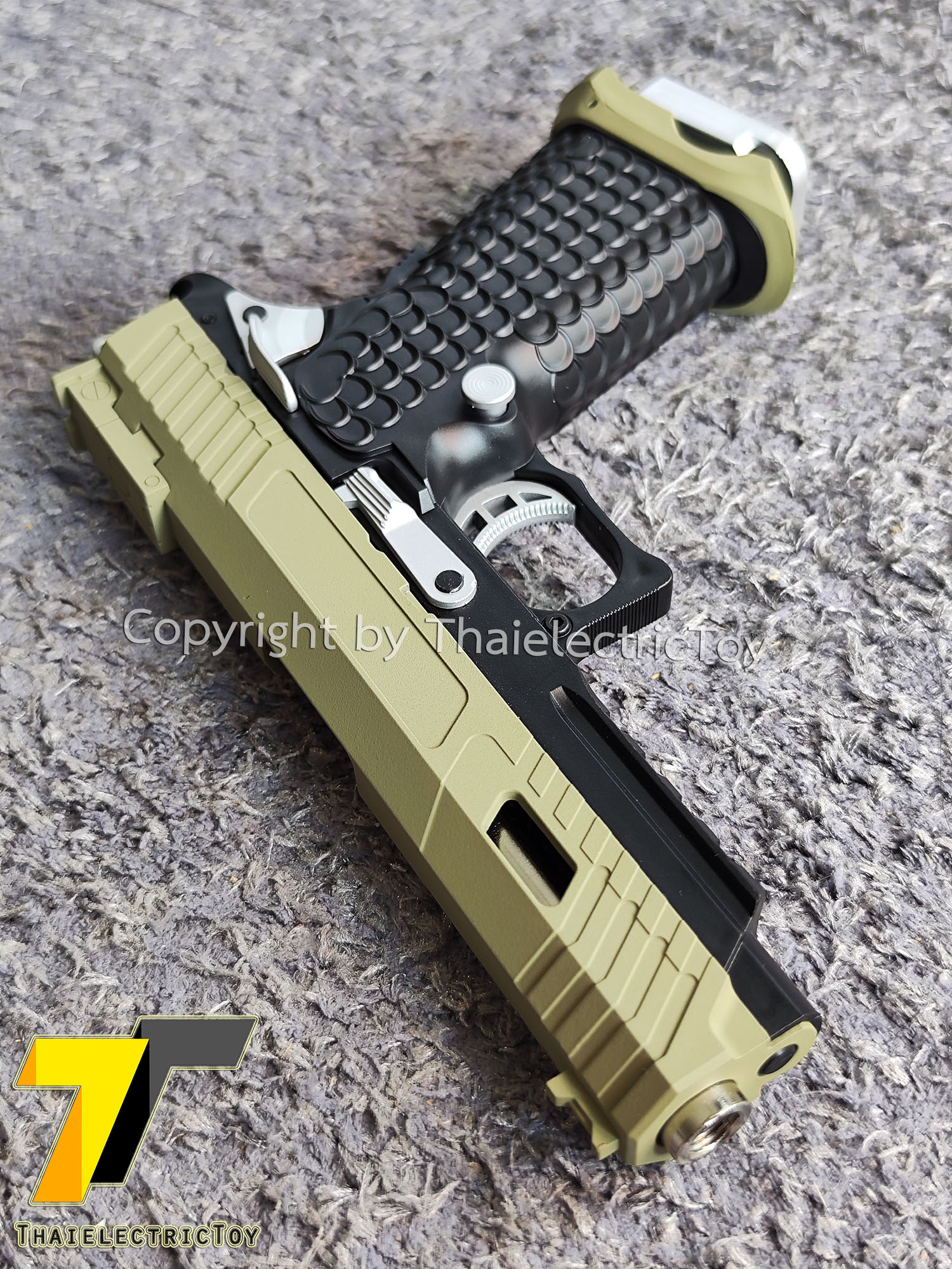 ปืนอัดลมพลาสติก Combat Master limited edition ชักยิงทีล่ะนัด ลำกล้องยาว 7.7 นิ้ว หนัก 303 กรัม แขวนสไลน์ได้ ใช้ลูกกระสุนพลาสติก 6 มิล
