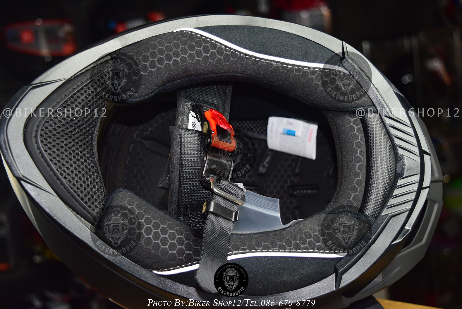 หมวกกันน็อคReal รุ่น FINNIX AWALON สี black-red-white