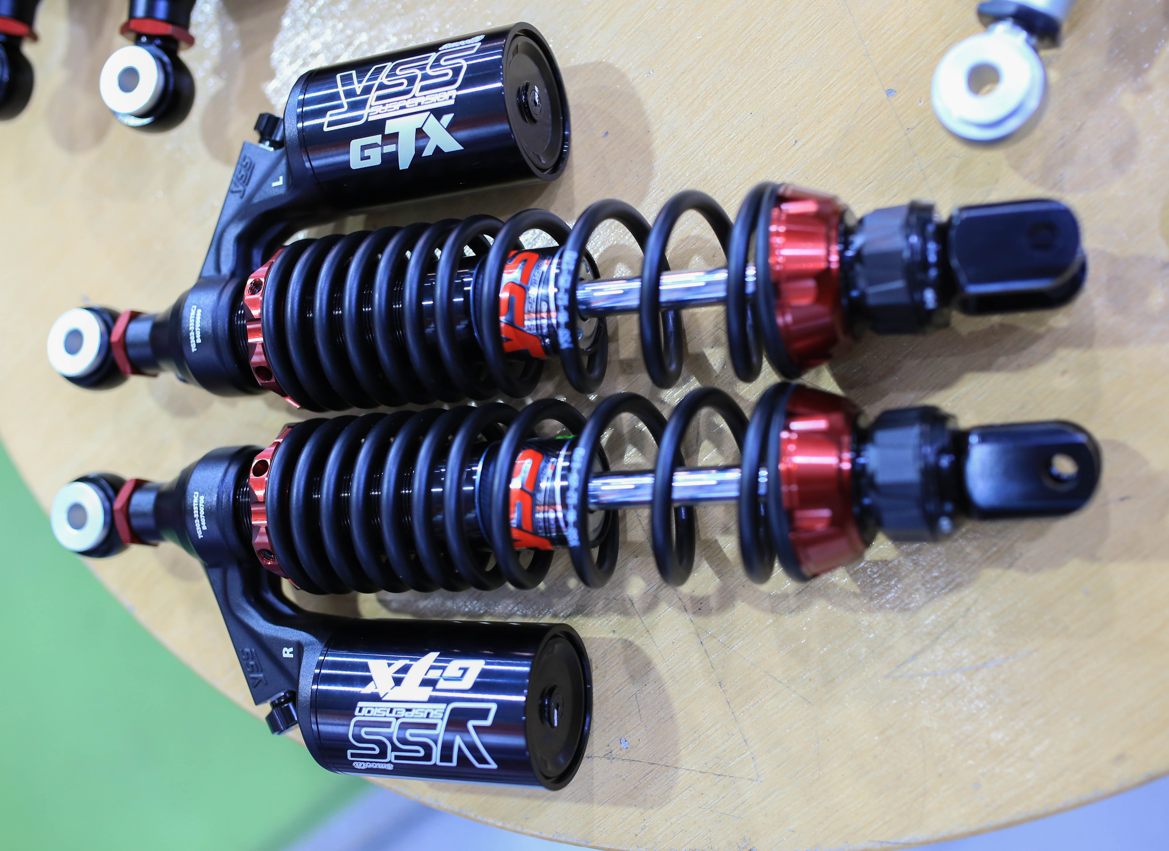 โช็ค YSS G-TX โหลด 335mm สปริงดำดำกระบอกดำ ราคา10900