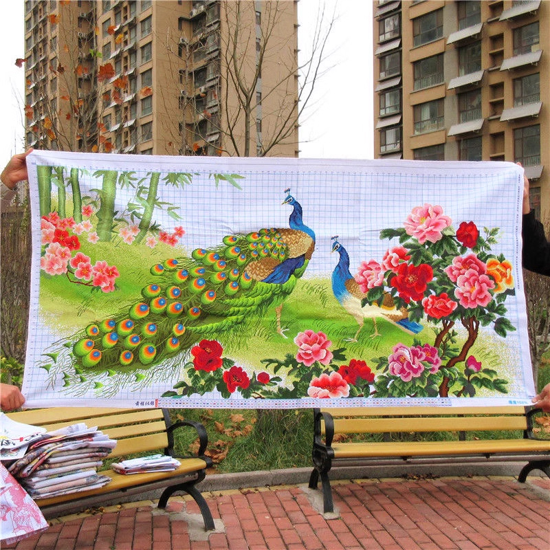 peacock-1019 *พร้อมส่ง* ชุดปักครอสติช ลายนกยูงคู่ในสวนโบตั๋น (ไม่มีเดินเส้น ผ้า11CTพิมพ์ลาย ปัก 3 เส้นเล็ก) ขนาด 112*54 ซม ผ้าครอสติช 11CTพิมพ์ลายปักบนผ้า ไหมคอตตอน 67 สี ผังลาย เข็ม