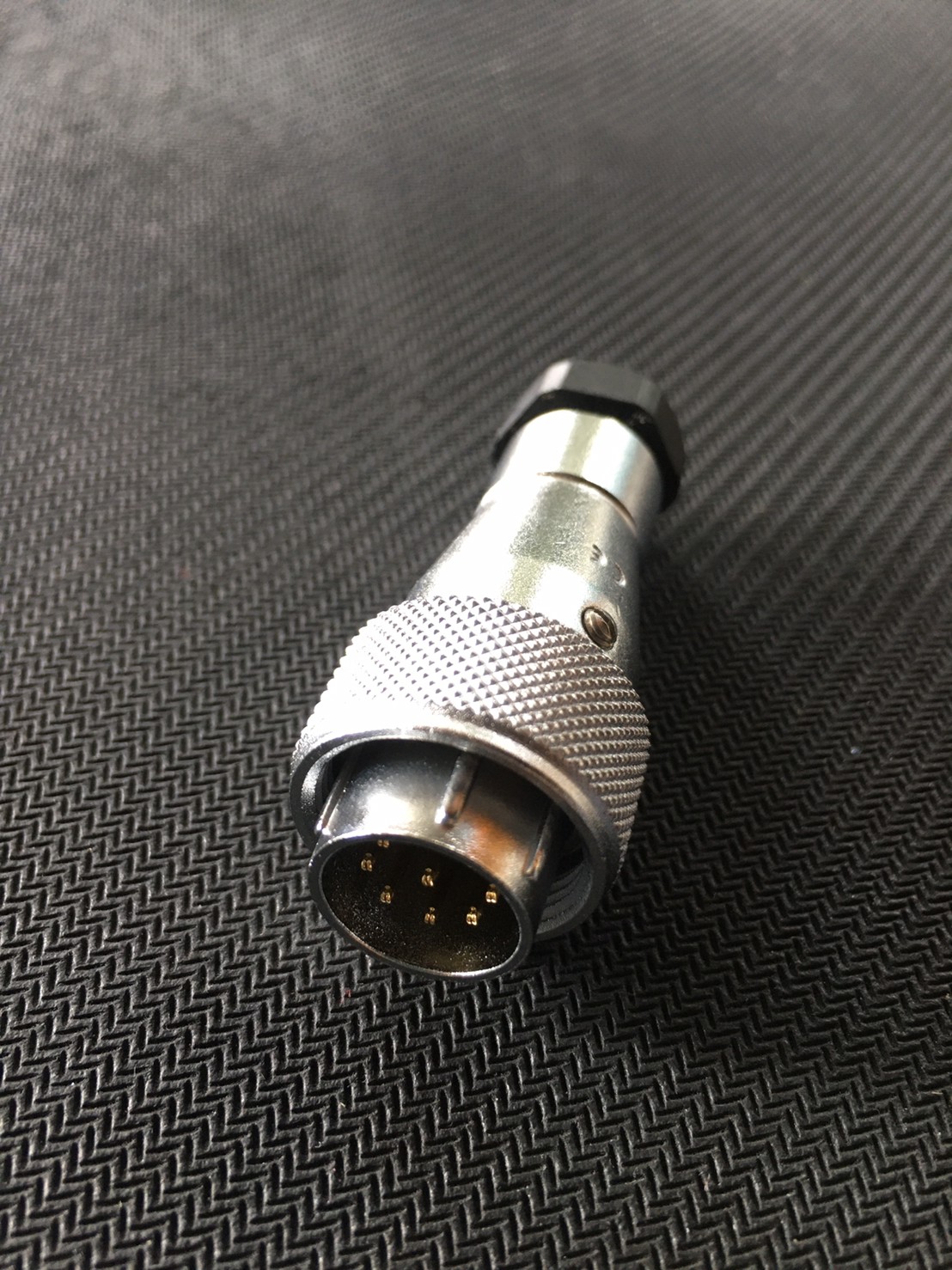 คอนเนคเตอร์ต่อสายไฟ WF16 9pole #0.75sqmm 5A, cable OD.4.5-7mm circular connector IP65 WF16J9TA male poles