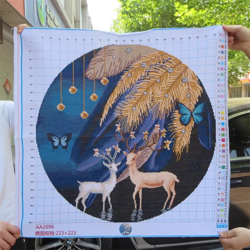 deer-1108 *สินค้าหมด* ชุดปักครอสติช ลายคู่กวางเงินกวางทอง (ปักเต็มผืนผ้า ไม่มีเดินเส้น ผ้า11CTพิมพ์ลาย มีประกาย ปัก 3 เส้นเล็ก) ขนาด 50*50 ซม.ผ้าครอสติช 11CTพิมพ์ลายปักบนผ้า ไหมคอตตอน 28 สี ผังลาย เข็ม