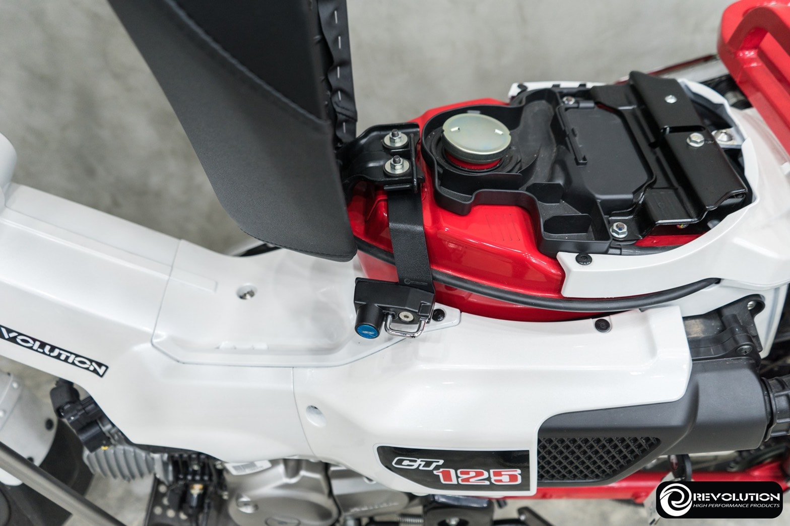 ทีล็อคหมวกกันน็อค REVOLUTION CT125 ราคา950