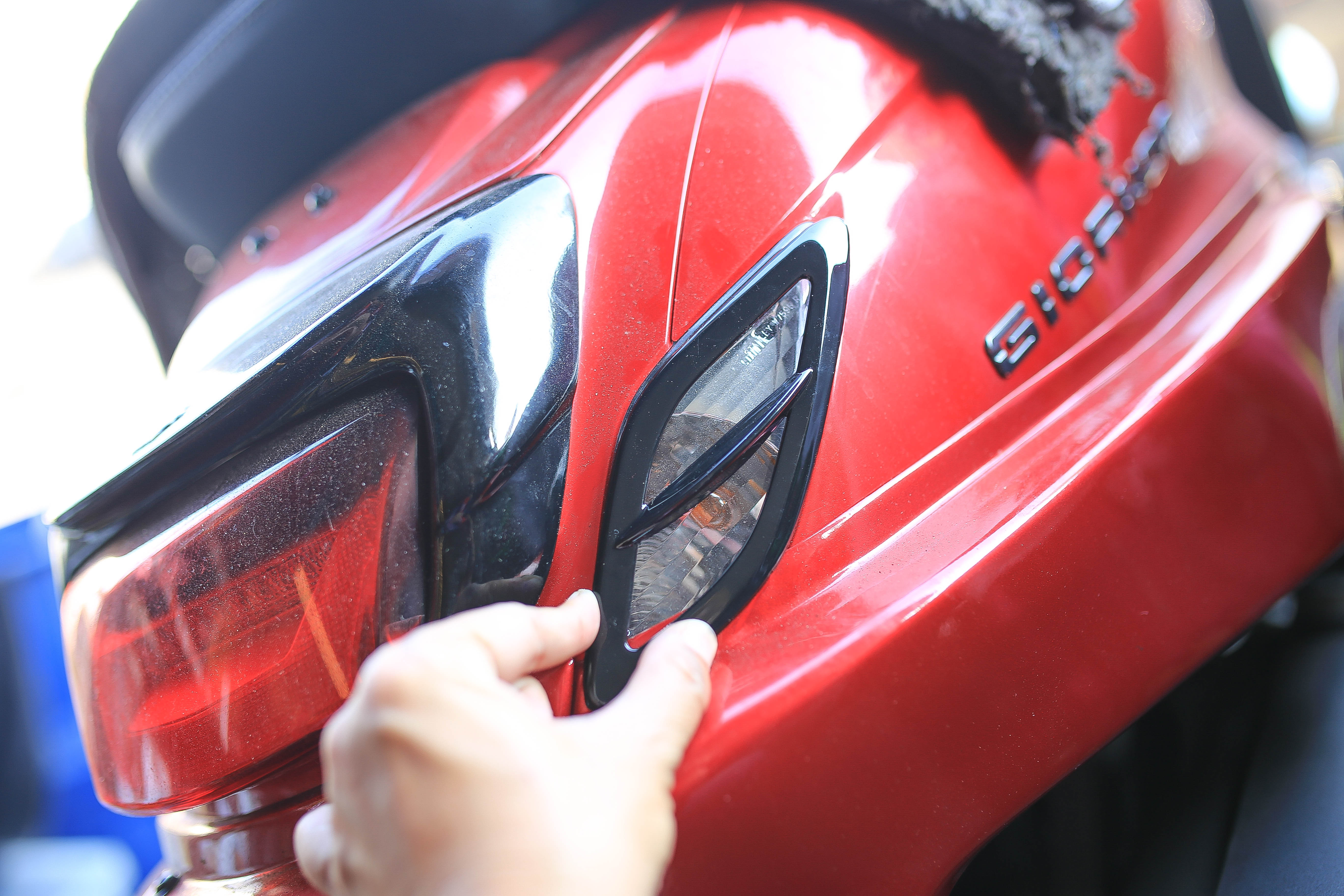 คิวไฟหน้าหลัง4ชิ้น GIORNO+ 4ชิ้นสีดำ ราคา400