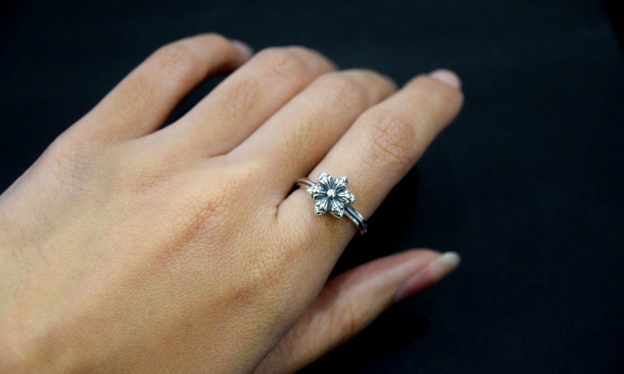 แหวนเงินแท้ ลายดอกไม้คลาสสิค Sterling Silver 925 NSRG2063