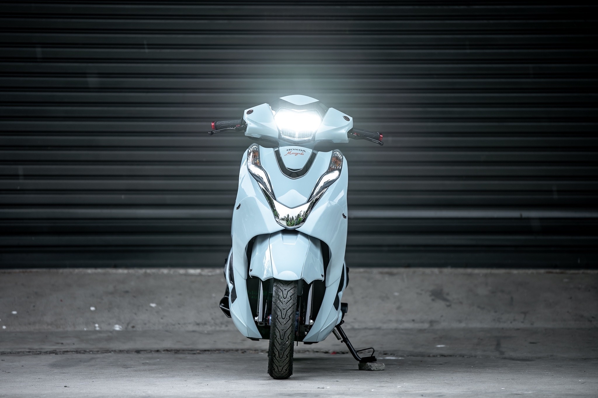 Lead125 1). ครอบท้ายปิดรูกันตก Tail fairing cover 2). ครอบปิดข้างแฟริ่ง Flank fairing cover 3) ปิดข้างบังโคลนหน้า Front fender cowl