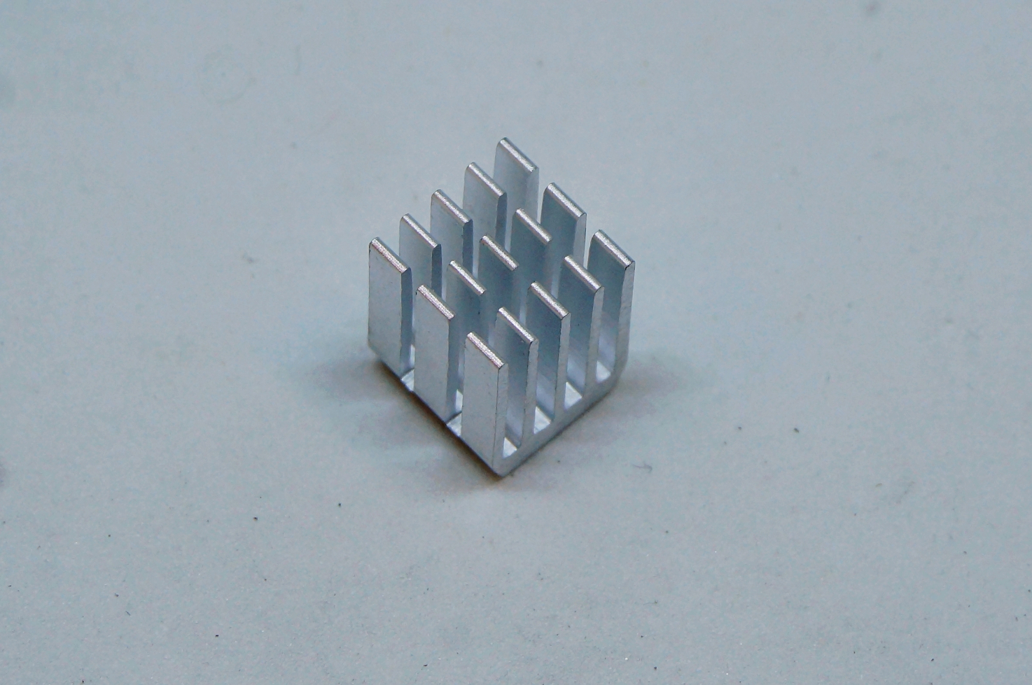 แผ่นระบายความร้อนสีเงิน ขนาด 9x9x12mm