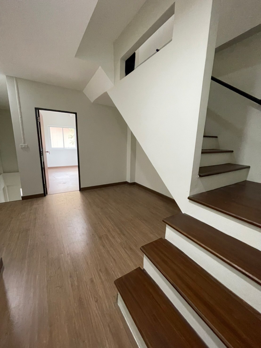 ขายอาคารพานิชลำลูกกา คลอง 4