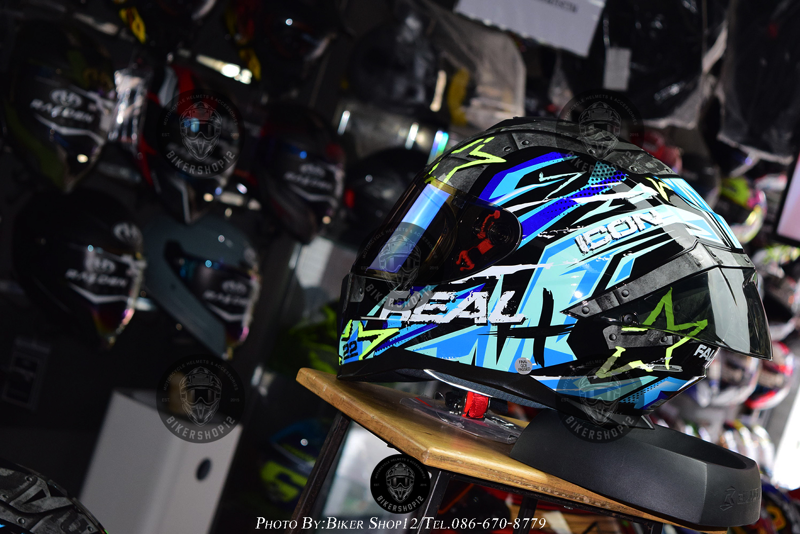 หมวกกันน็อค REAL รุ่น Falcon ลาย ICON สี ฟ้า