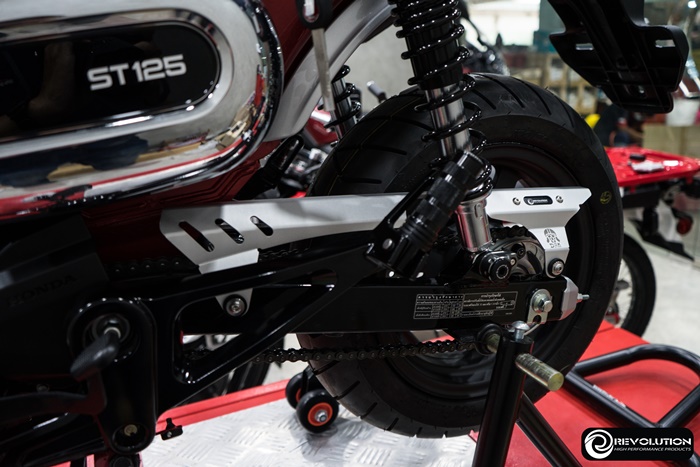 บังโซ่ Revolution Dax125/St125 อลูมิเนียม สีแดง เงิน ดำ ราคา1500