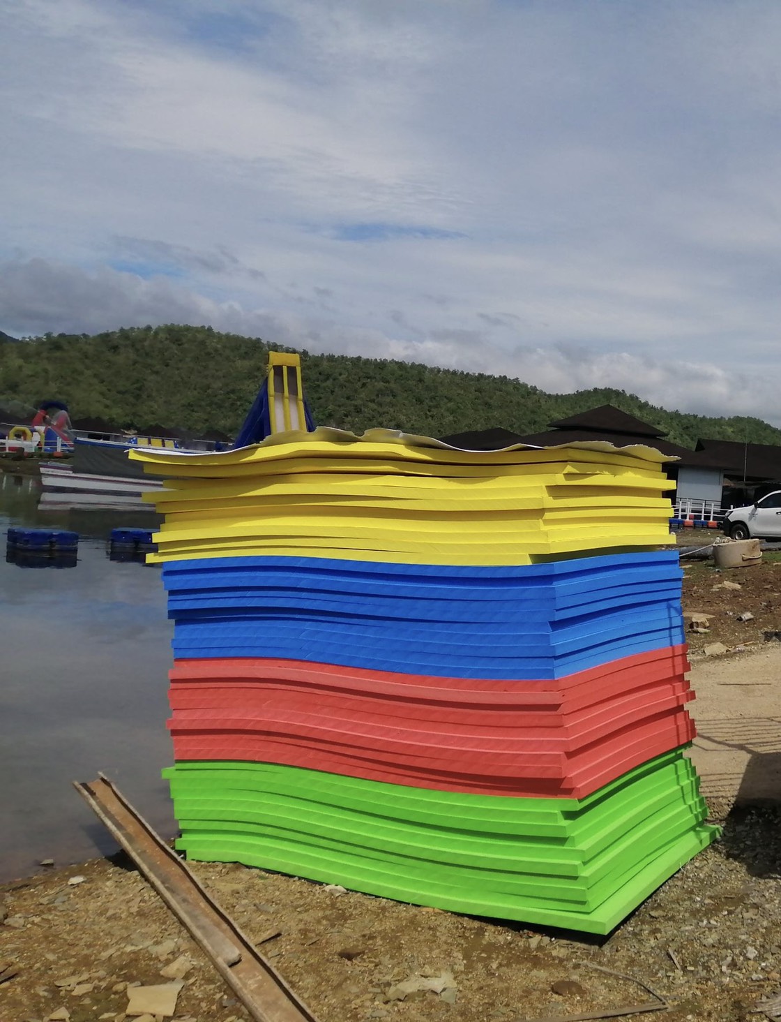 โฟมยางลอยน้ำสีสดต่างๆ หนา 60mm.ขนาด 130x240 cm.