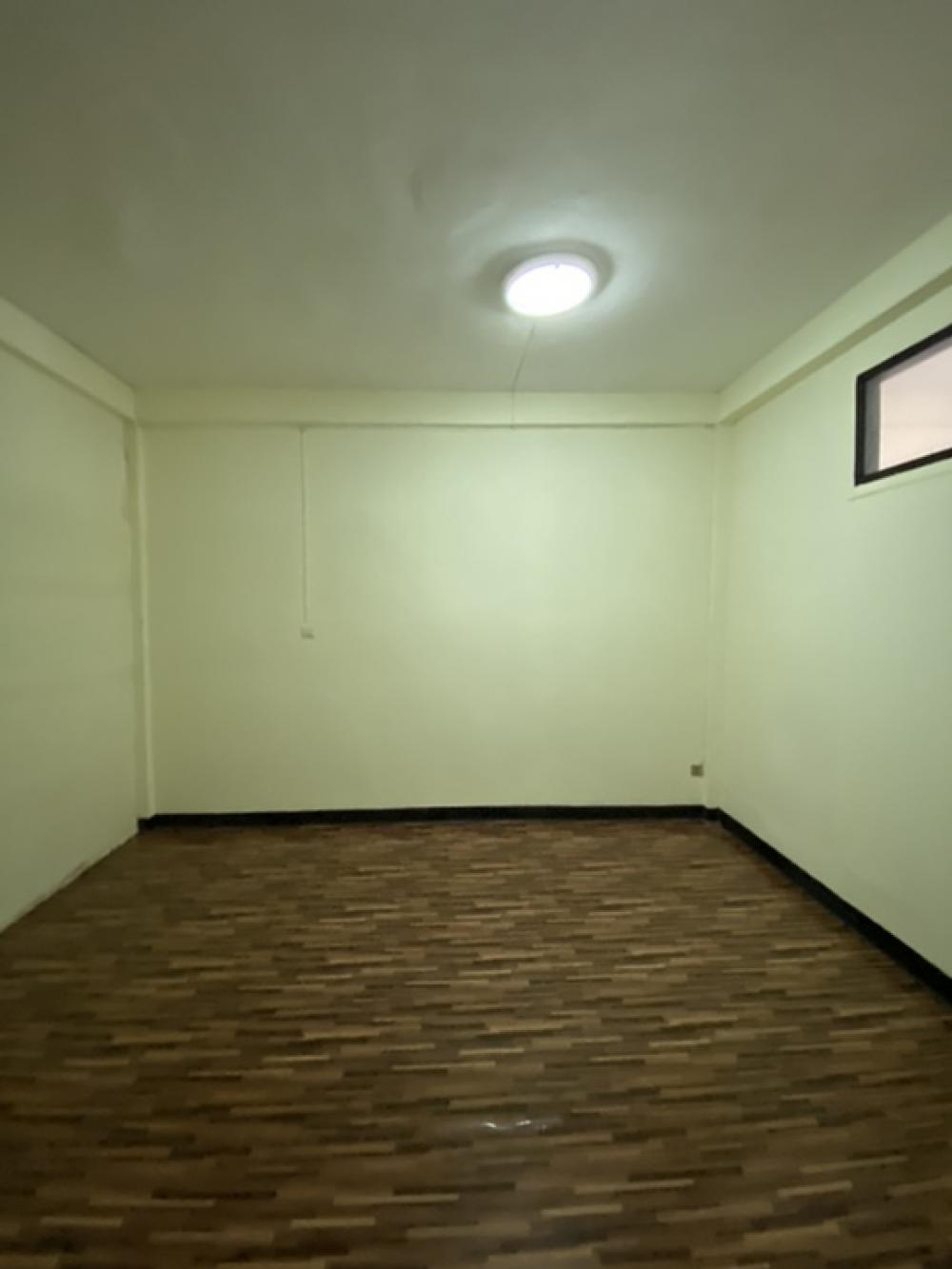 อาคารพาณิชย์ ประชาชื่น 27