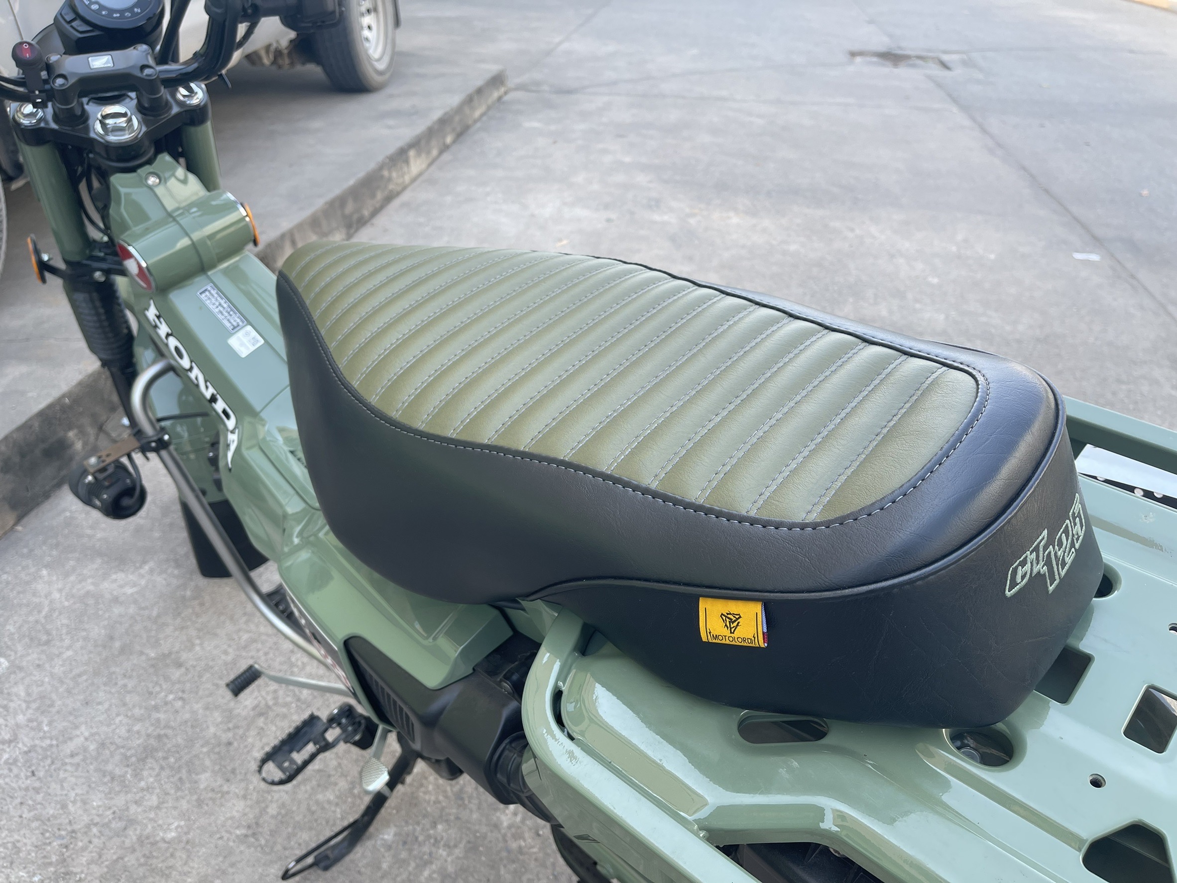 เบาะยาว MOTOZAAA CT125 มี4สี ราคา3850