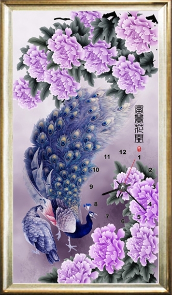 clock-2038 *พร้อมส่ง* ชุดภาพติดคริสตัลกลม ลายนาฬิกานกยูงคู่โบตั๋นม่วง ( งานติดเต็มภาพ ) ขนาด 35*65 ซม. ผ้าแคนวาสลงผังลายเต็ม คริสตัลกลม 40 สี ตัวเรือนนาฬิกา อุปกรณ์ครบชุด