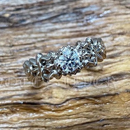 แหวนทองคำขาวแท้ ฝังเพชร น้ำ 98 เพชรมีใบเซอร์ เรือน 18K White Glod สไตล์บาโรค Baroque NSRG1196