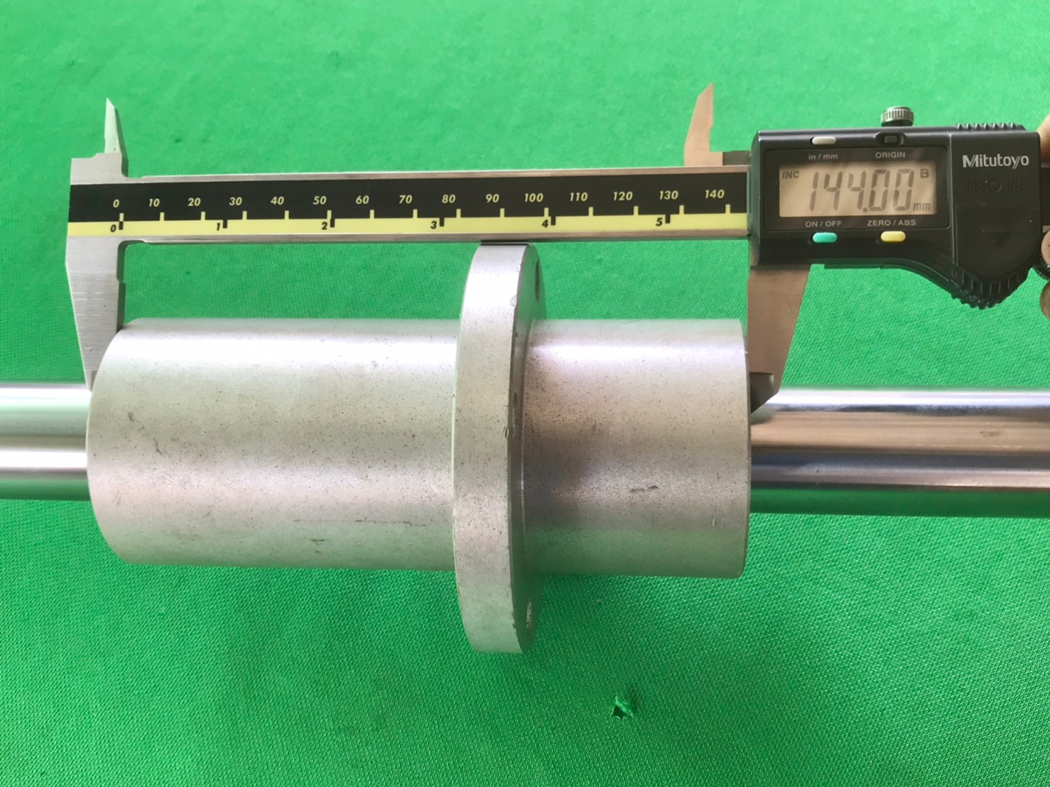 สไลด์เพลากลม ยี่ห้อ SAMICK โต 30 มิล ยาว 105 ซม. ลูกบล็อก 1 ลูก สภาพดี มีเส้นเดียว