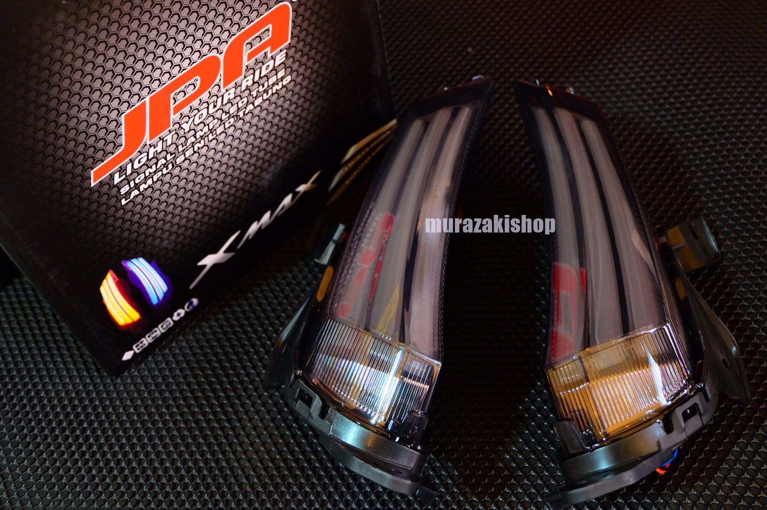ไฟเลี้ยวหน้าพร้อมไฟหรี JPA YAMAHA X-MAX LED 2,400