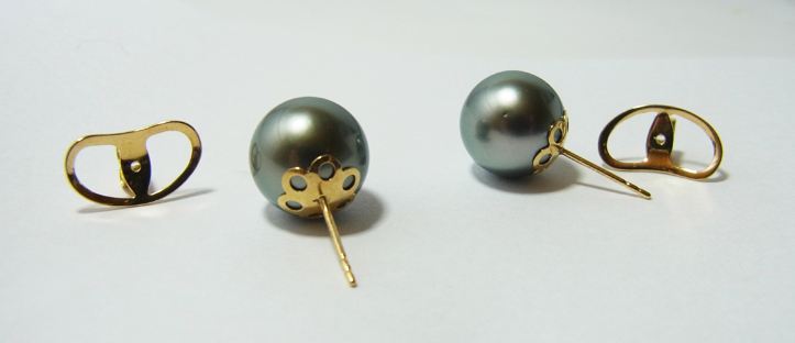 ต่างหูไข่มุก south sea 11-12 มิล ตัวเรือน 18k สีดำ เกรด AAA-AA++