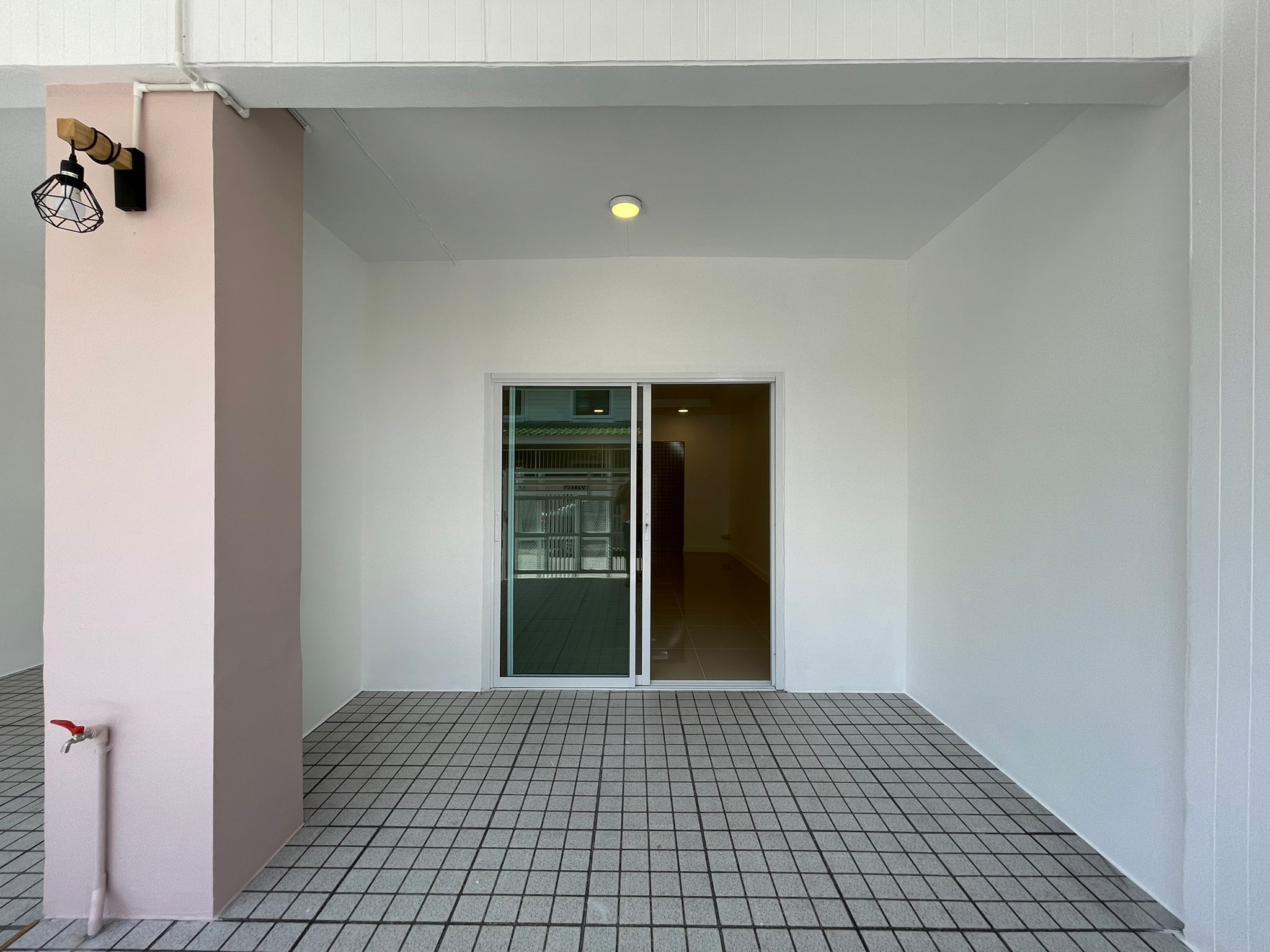 ขายบ้านมืองสองรีโนเวทใหม่ทั้งหลัง ( บ้านพฤกษาบี )