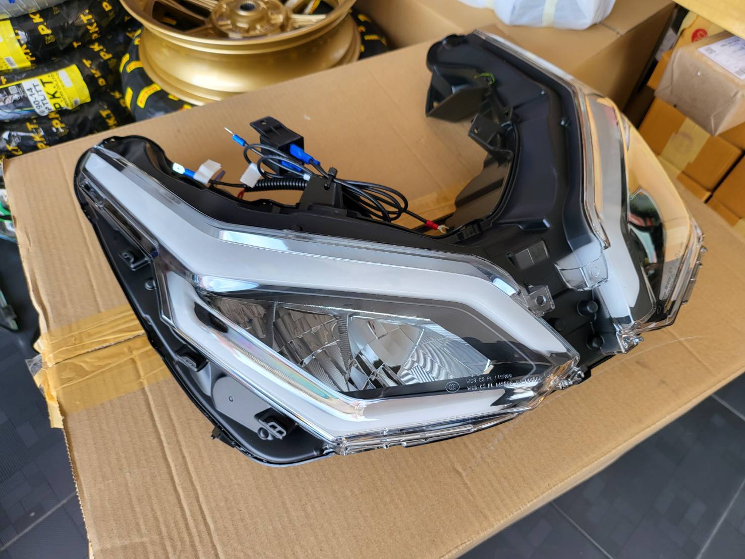ไฟหน้า FORZA 350 ไฟเลี้ยวในโครม ทางร้านมีให้พร้อมสับในราคาเบาๆแค่ 3,000
