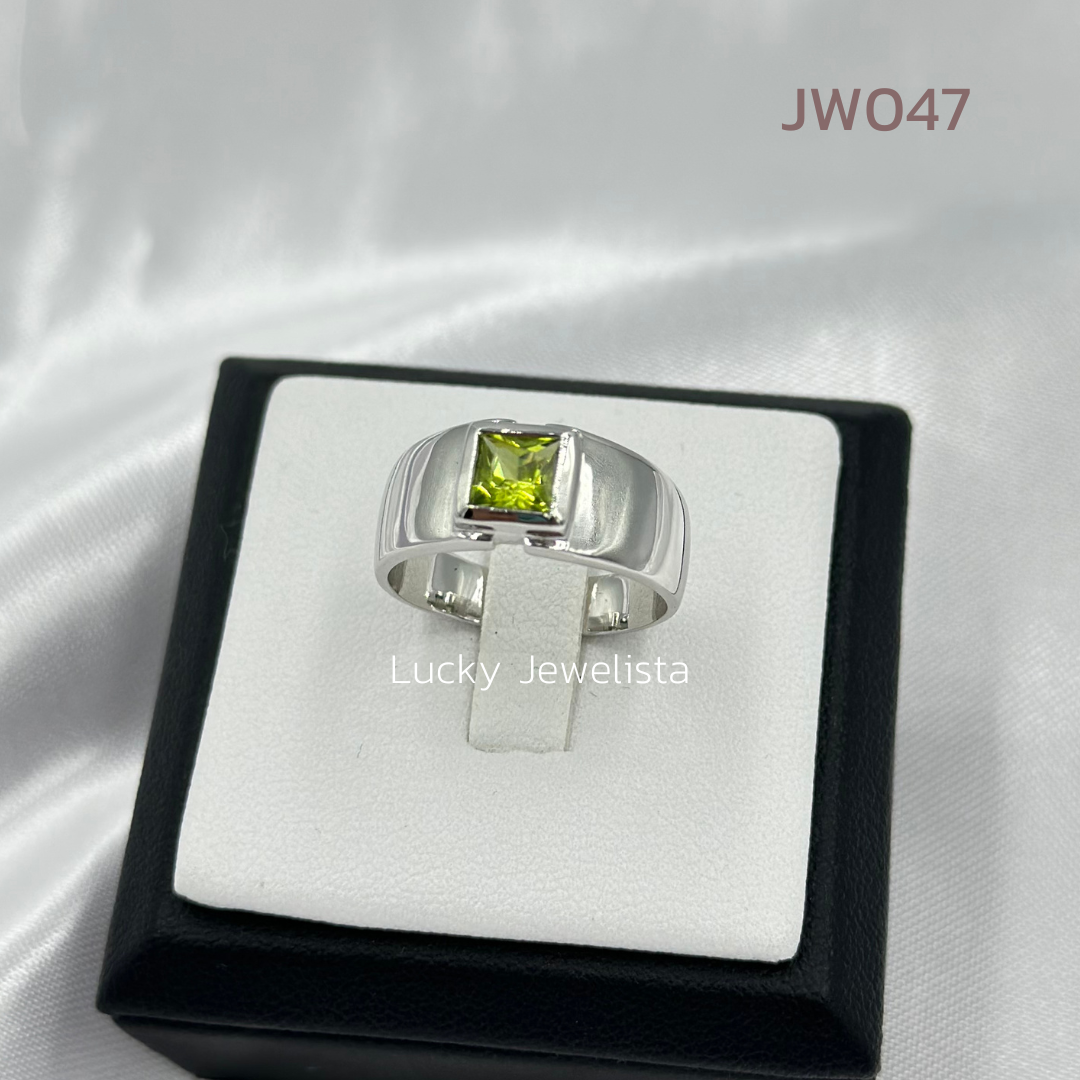 แหวนพลอยเพอริดอต Peridot สีเขียวมะกอก 5 x 5 มิล สี่เหลี่ยม princess cut 1