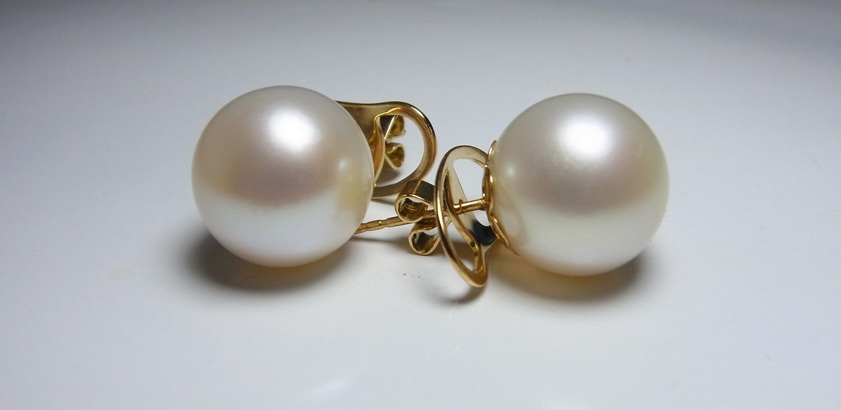 ต่างหูไข่มุกแท้น้ำจืด 11-12 มิล กลม ก้านทอง 18k ไข่มุกขนาดใหญ่ค่ะ