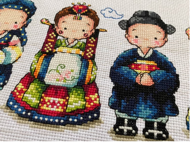 love-1101 *สินค้าหมด* ชุดปักครอสติช ลายชุดฮันบกในงานแต่งงานเกาหลี (ปักครั้งละ 3 เส้นเล็ก) ขนาด 78*28 ซม.ผ้าครอสติช 11CTพิมพ์ลายปักบนผ้า+ไหมคอตตอน 30 สี+ผังลาย+เข็ม