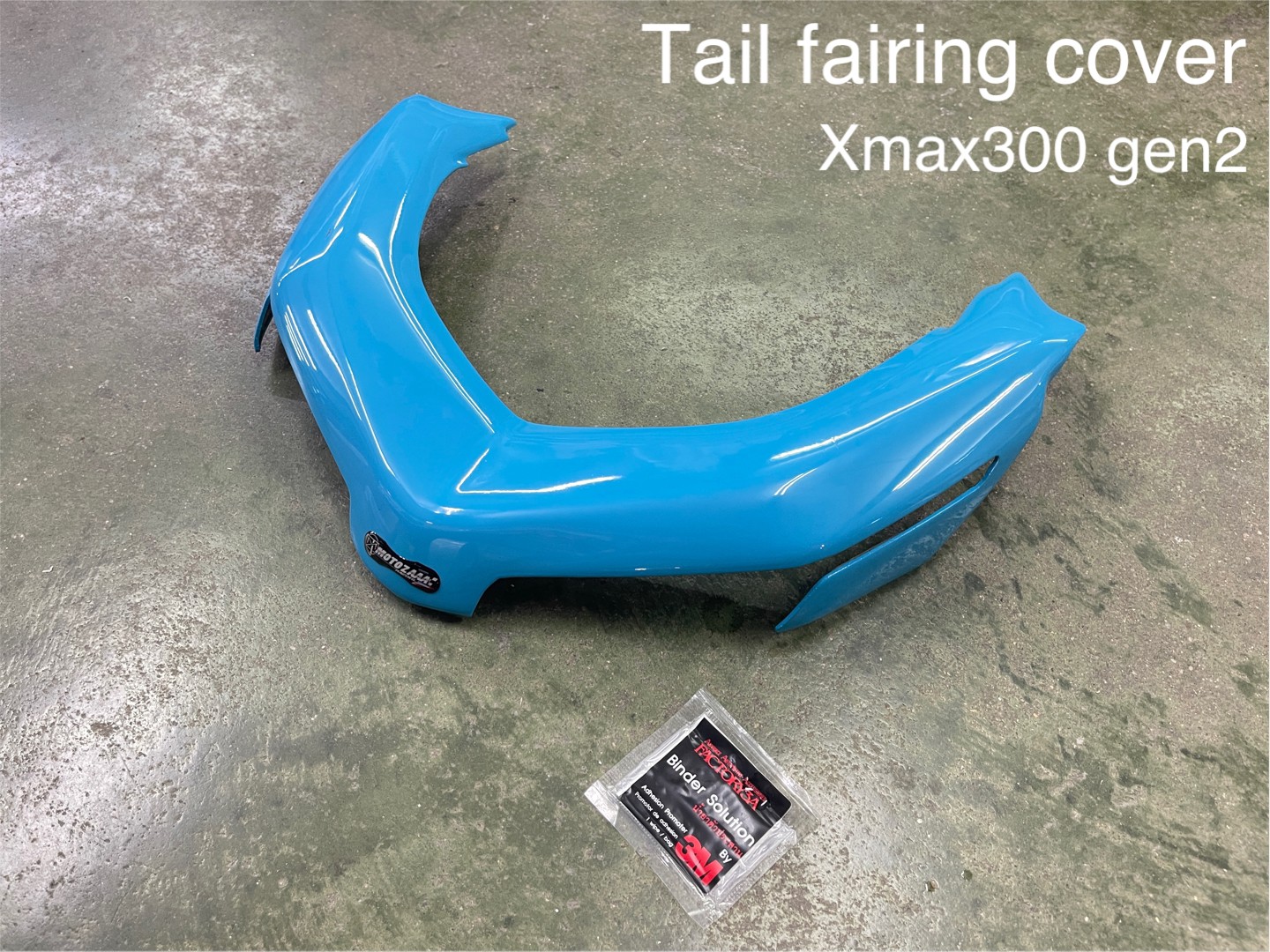 Xmax300 Body kit MotozAAA Body kit 1). ครอบหน้ากากหน้า Front fairing cover 1500฿ 2). ครอบกาบอกซ้าย-ขวา Big side fairing cover 2790฿ 3). ครอบบังโคลนหน้า Front fender cover แบบ3ชิ้น (ชุดเต็ม ) 2100 แบบ2ชิ้น (ข้าง R/L ) 1490฿ ( ลายเคฟล่า +250฿ ) 4). ครอบปีกข