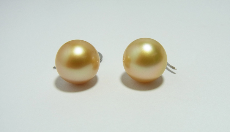 ต่างหูไข่มุกแบบคล้อง south sea ขนาด 11-12 มิล กลม สีทอง เกรด AAA