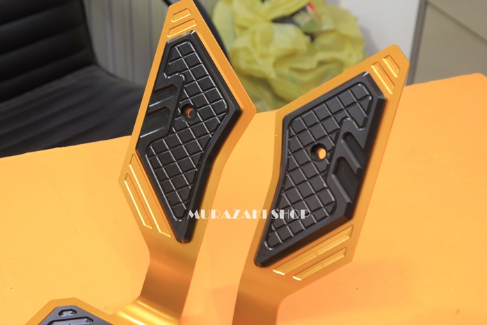 แผ่นพื้นพักเท้าหน้า MORITECH HONDA ADV 150