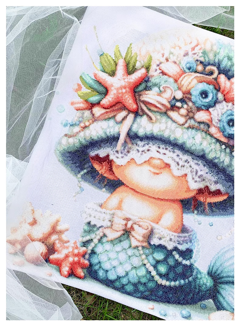 dwarf-1013 *พร้อมส่ง* ชุดปักครอสติช ลายเงือกแคระน้อย (ไม่มีเดินเส้น ผ้า11CTพิมพ์ลาย ปัก 3 เส้นเล็ก) ขนาด 75*75 ซม.ผ้าครอสติช 11CTพิมพ์ลายปักบนผ้า ไหมคอตตอน 62 สี ผังลาย เข็ม