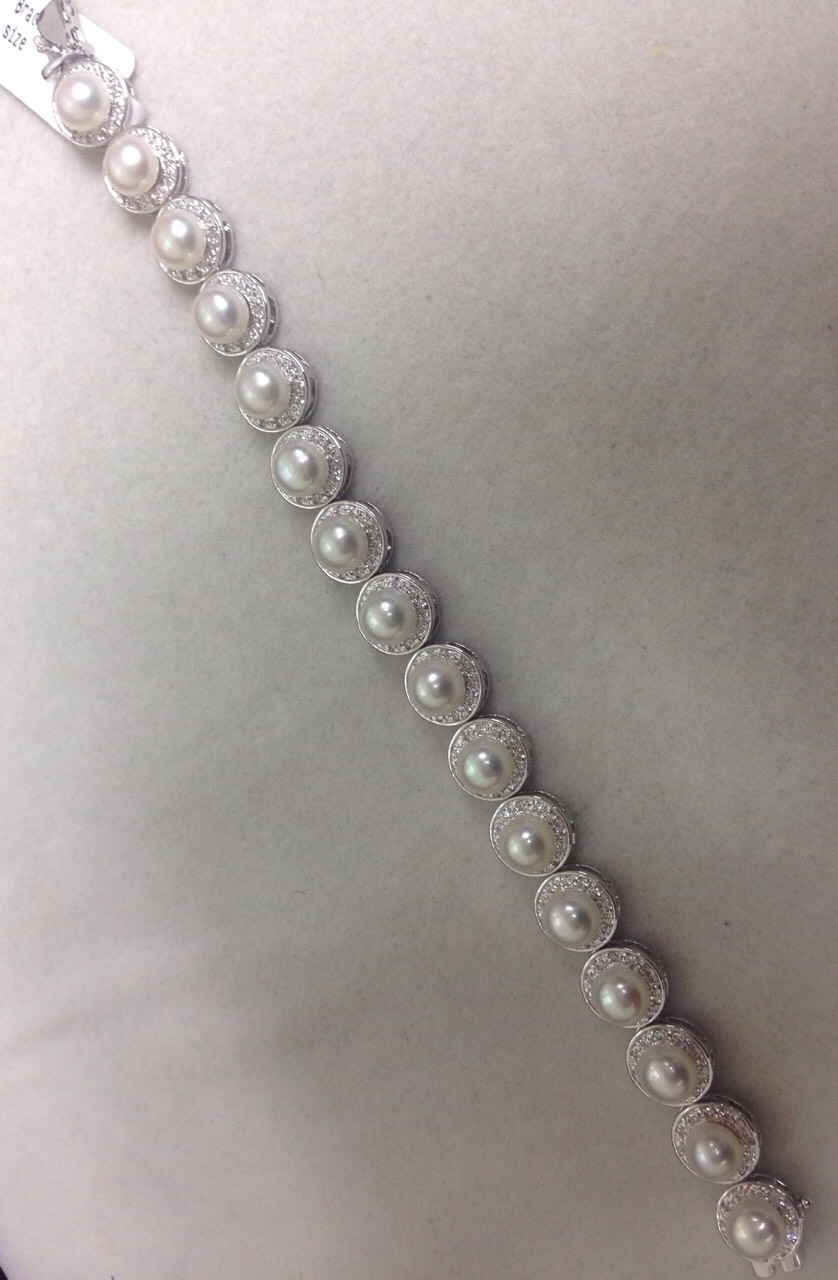 สร้อยข้อมือไข่มุก แบบขึ้นตัวเรือน ลายดอกไม้กลม