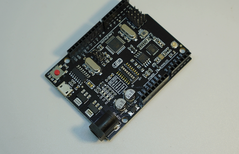 Arduino UNO R3 + ESP8266 wifi