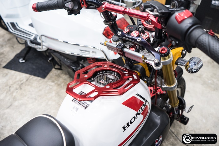 การ์ดกันรอยถังน้ำมัน REVOLUTION MONKEY 125 มี3สี แดง เงิน ดำ ราคา1980