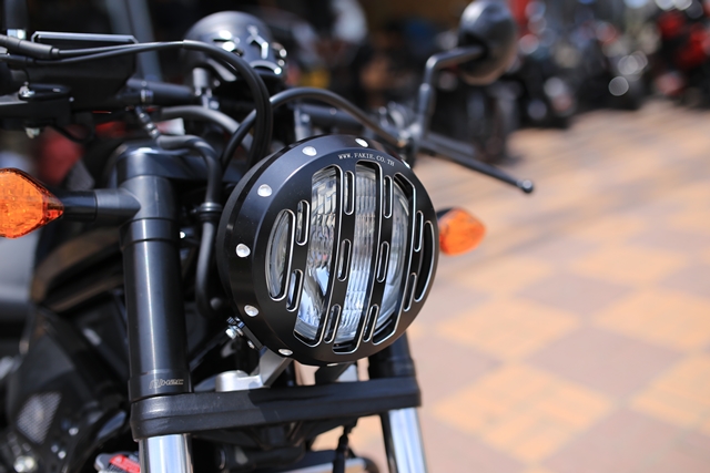 ฝาครอบไฟหน้า HONDA REBEL 300-500 FAKIE
