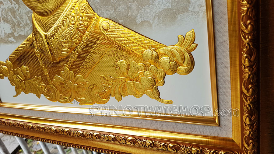 กรอบรูปในหลวงพิมพ์นูน 3 มิติเคลือบทอง ลายทรงพระยศ