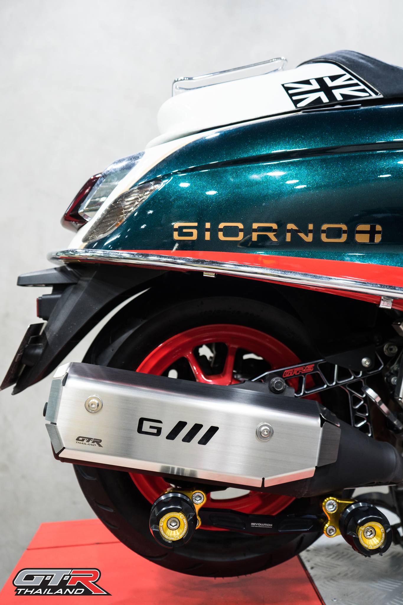 ครอบท่อไอเสีย (สแตนเลส) GTR THAILAND GIORNO+ - ราคา 650 บาท/ตัว