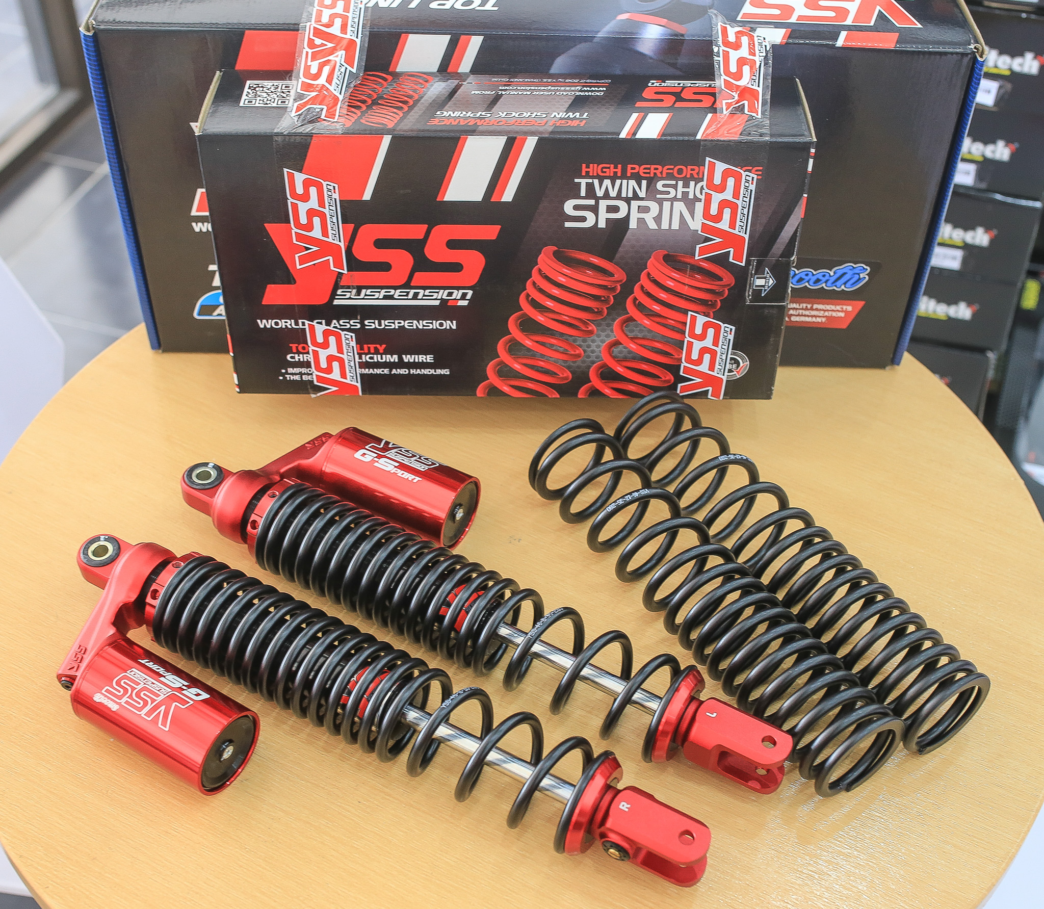 โช็ค YSS TG302-395TR-04-88 HONDA ADV 150 กระบองแดง