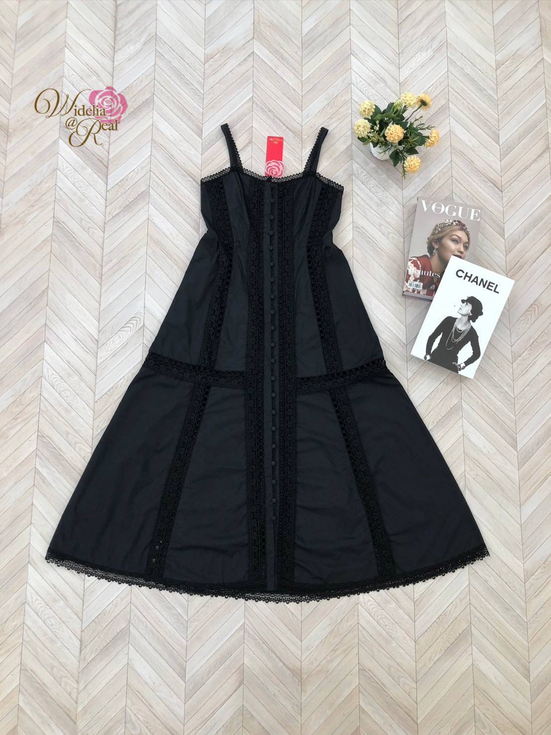 Dress สายเดี่ยวตัวยาว ท่อนบนปักฉลุทั้งตัวเพิ่มความเซ็กซี่