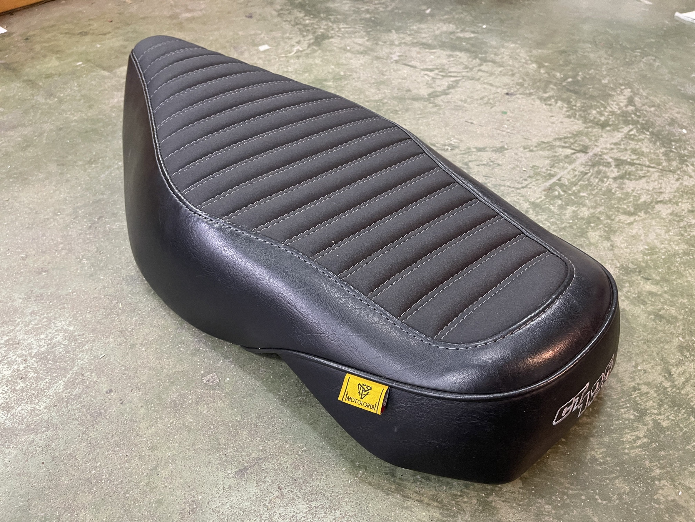 เบาะยาว MOTOZAAA CT125 มี4สี ราคา3850