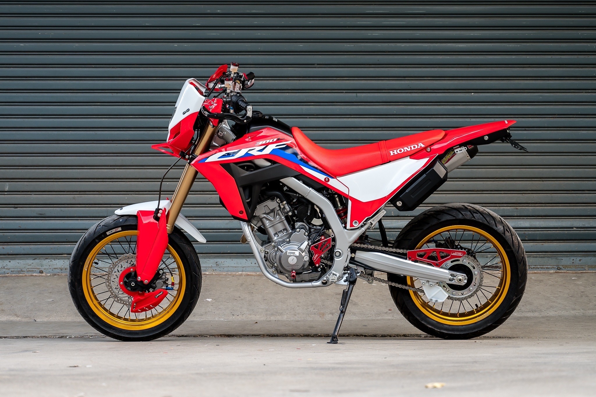 บังโคลนหน้าแต่ง MOTOZAAA CRF300L 2500฿
