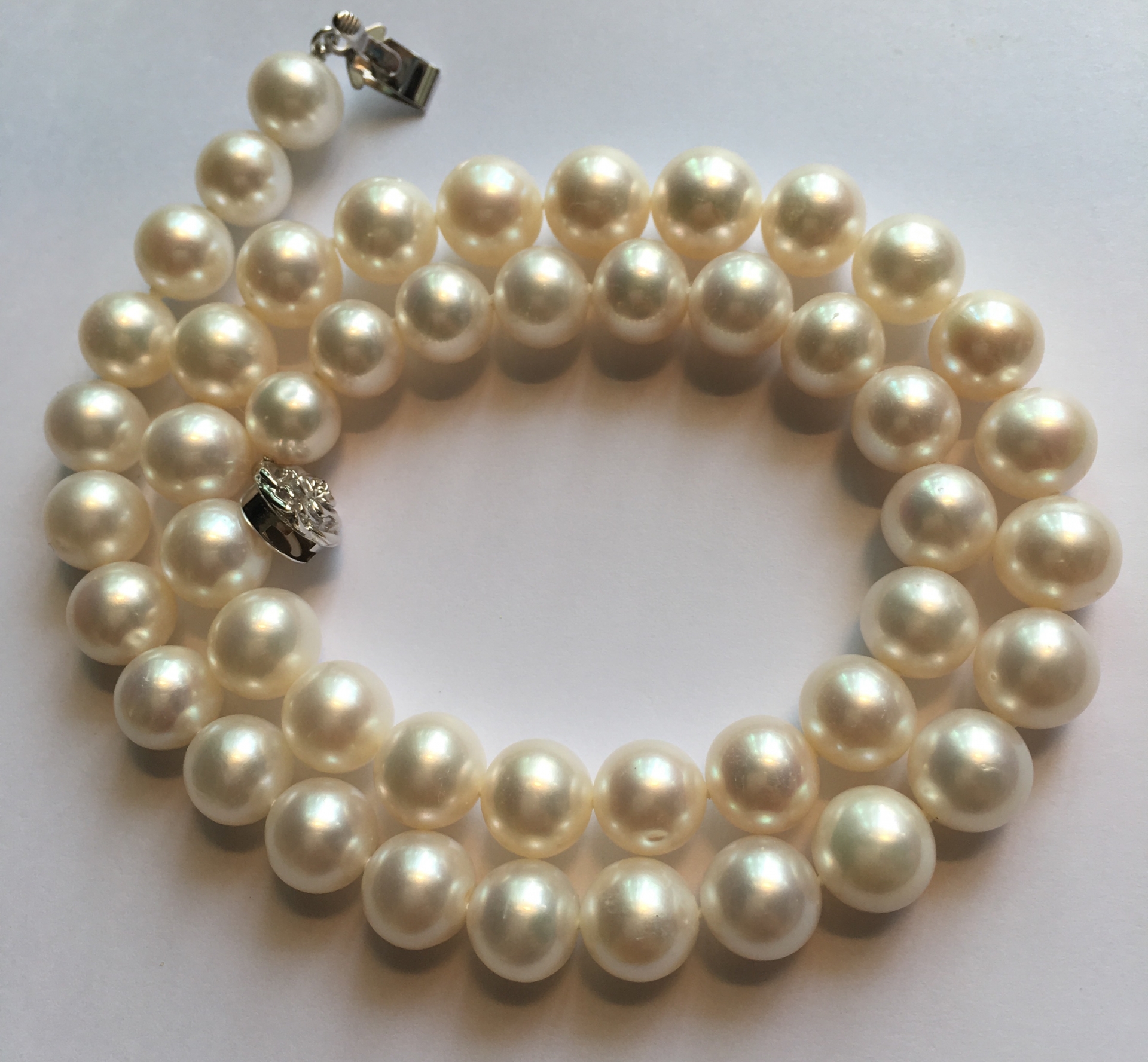 ชุดไข่มุกแท้ สร้อยคอ สร้อยข้อมือและต่างหู ขนาด 8-9.5 มิล AA