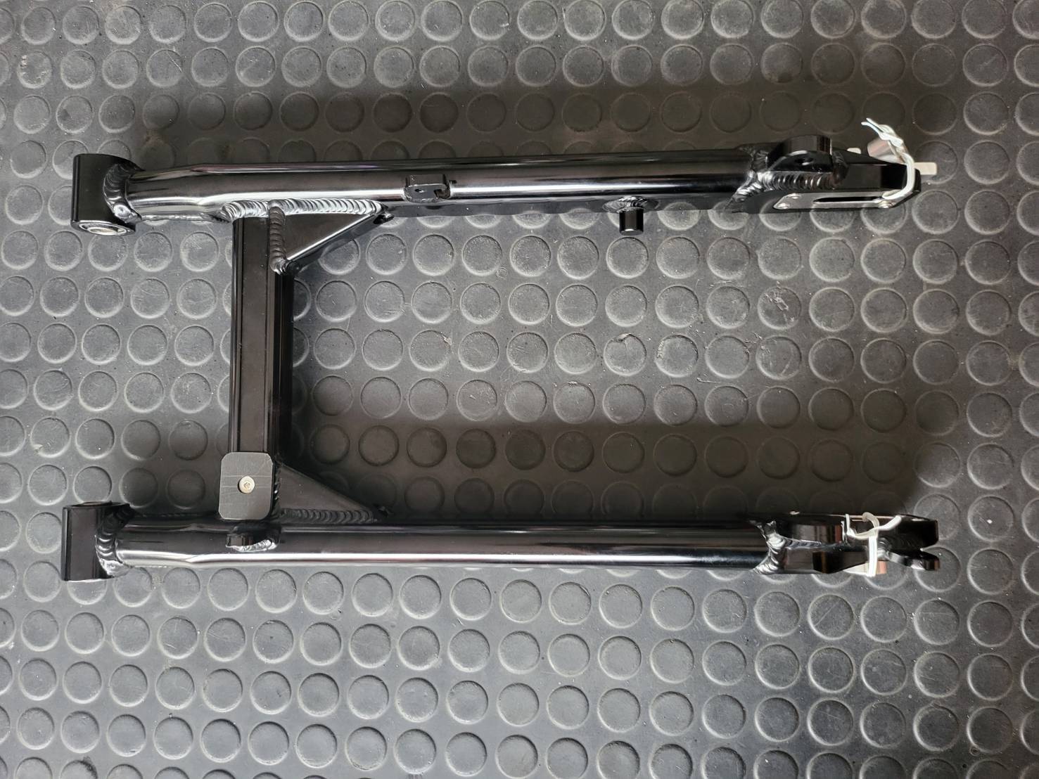 สวิงอาร์มมิเนียม CT125 JENGKI มีสีดำ เงิน ราคา3000